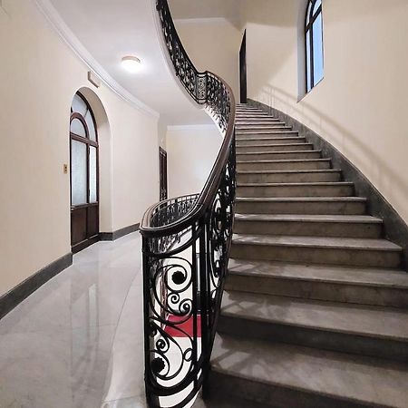 Appartamento "Corso - Cuore Di Roma" By FlatinRoma Dış mekan fotoğraf
